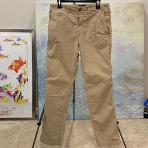 American Eagle khaki pants size 32x34